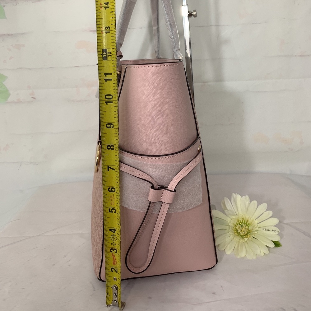 Michael Kors Gilly Large Drawstring Tote Set - Picture 6 of 9